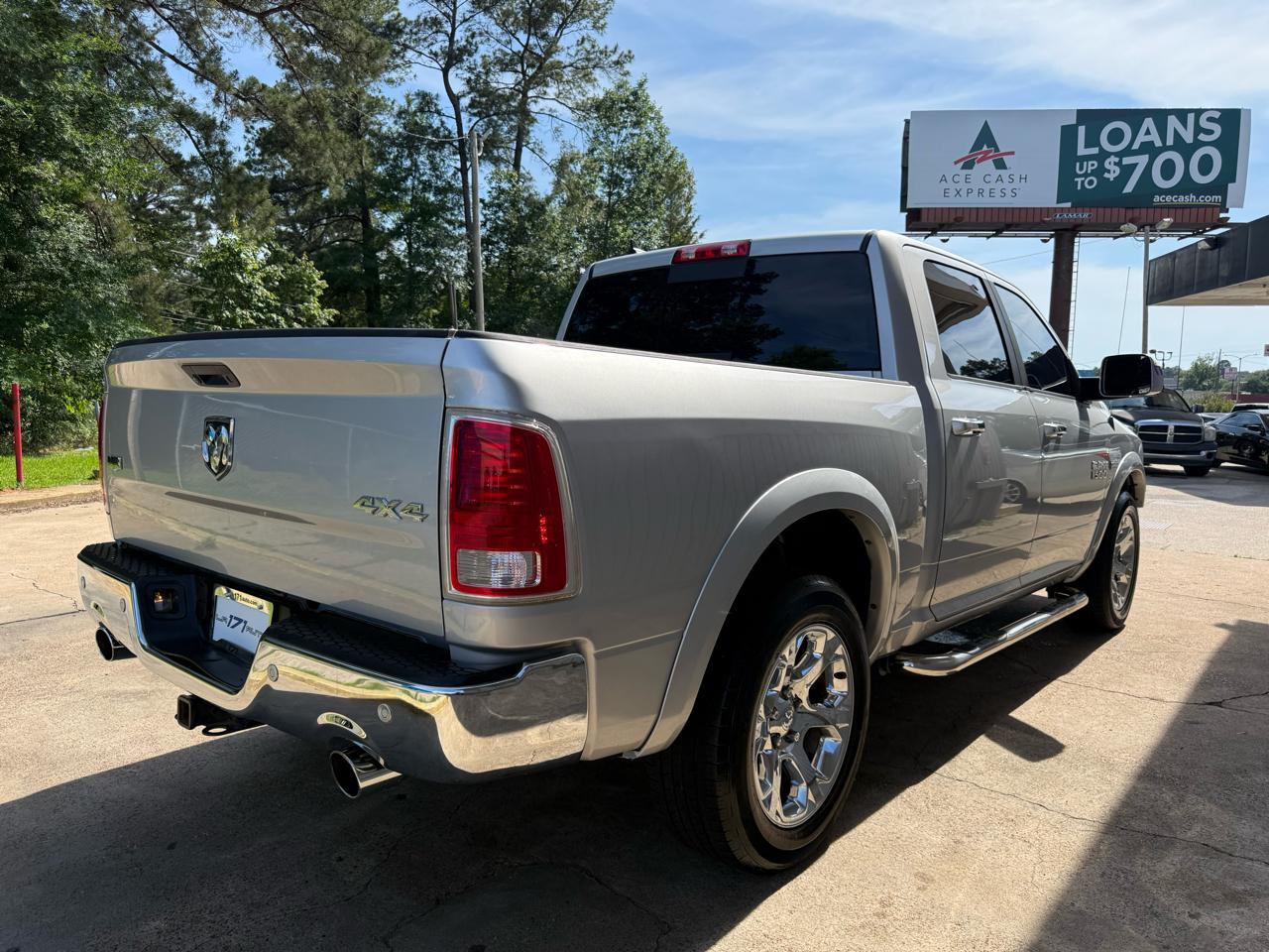 RAM 1500 Laramie Crew Cab SWB 4WD 2014