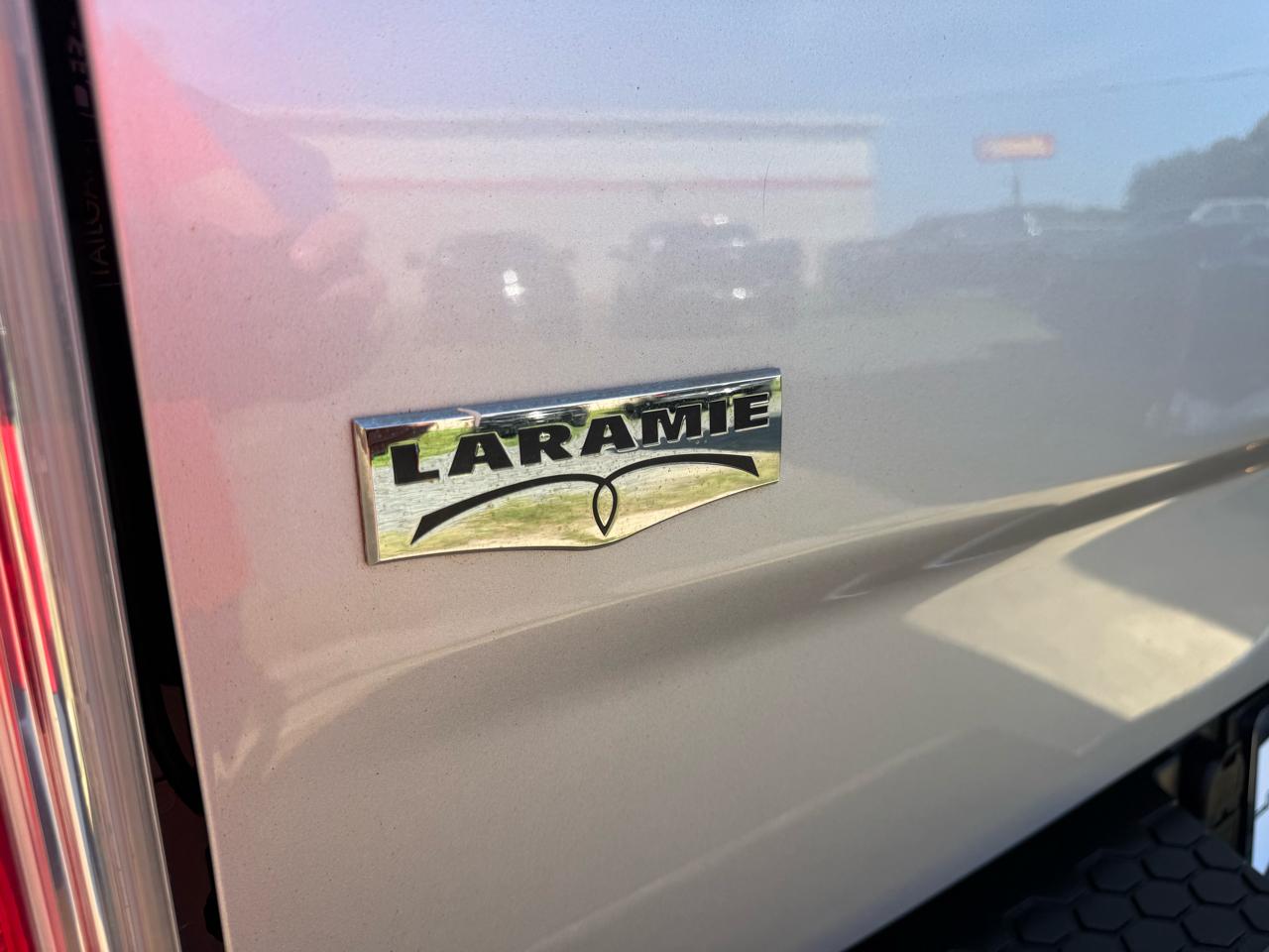 RAM 1500 Laramie Crew Cab SWB 4WD 2014