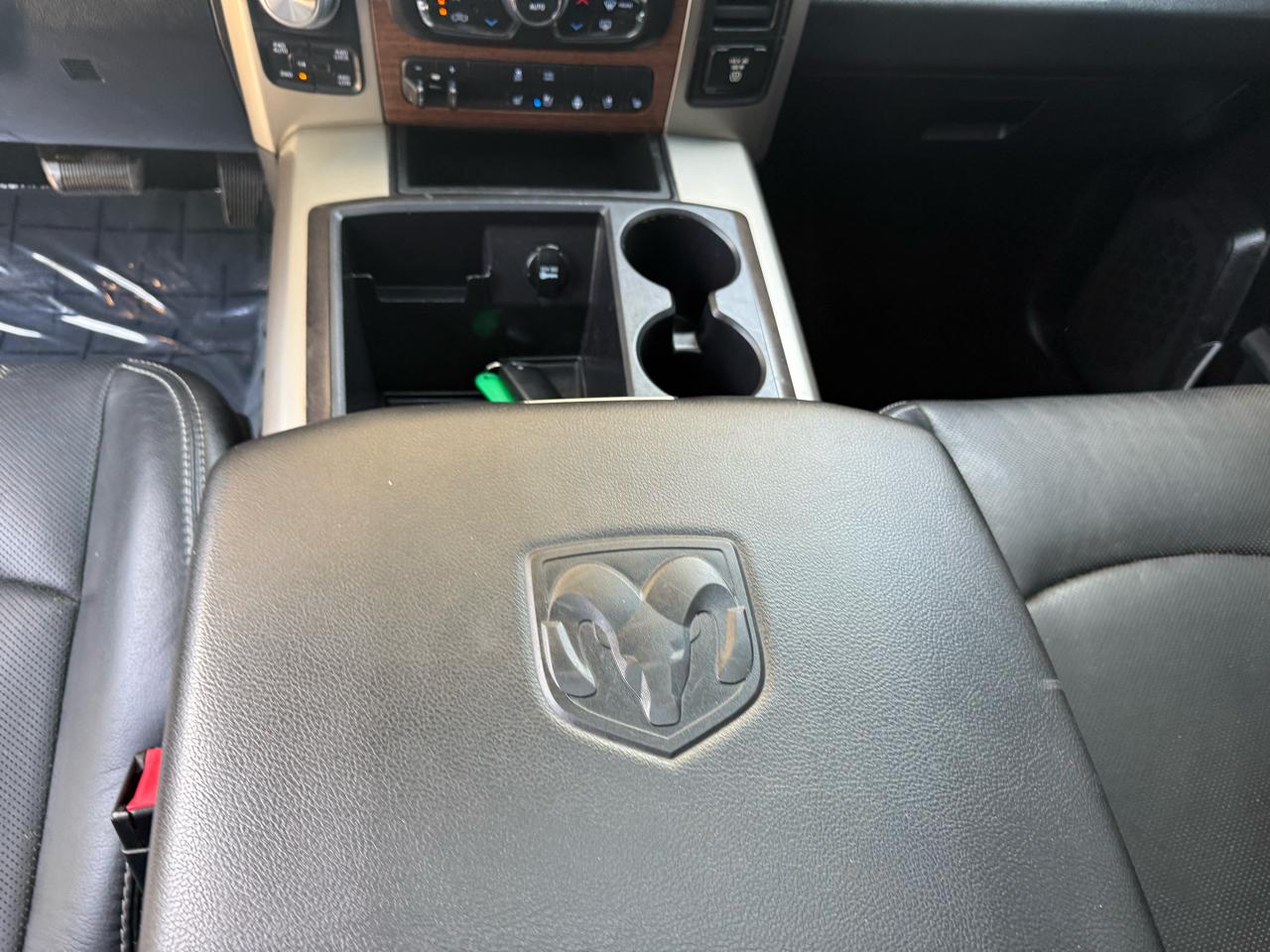 RAM 1500 Laramie Crew Cab SWB 4WD 2014