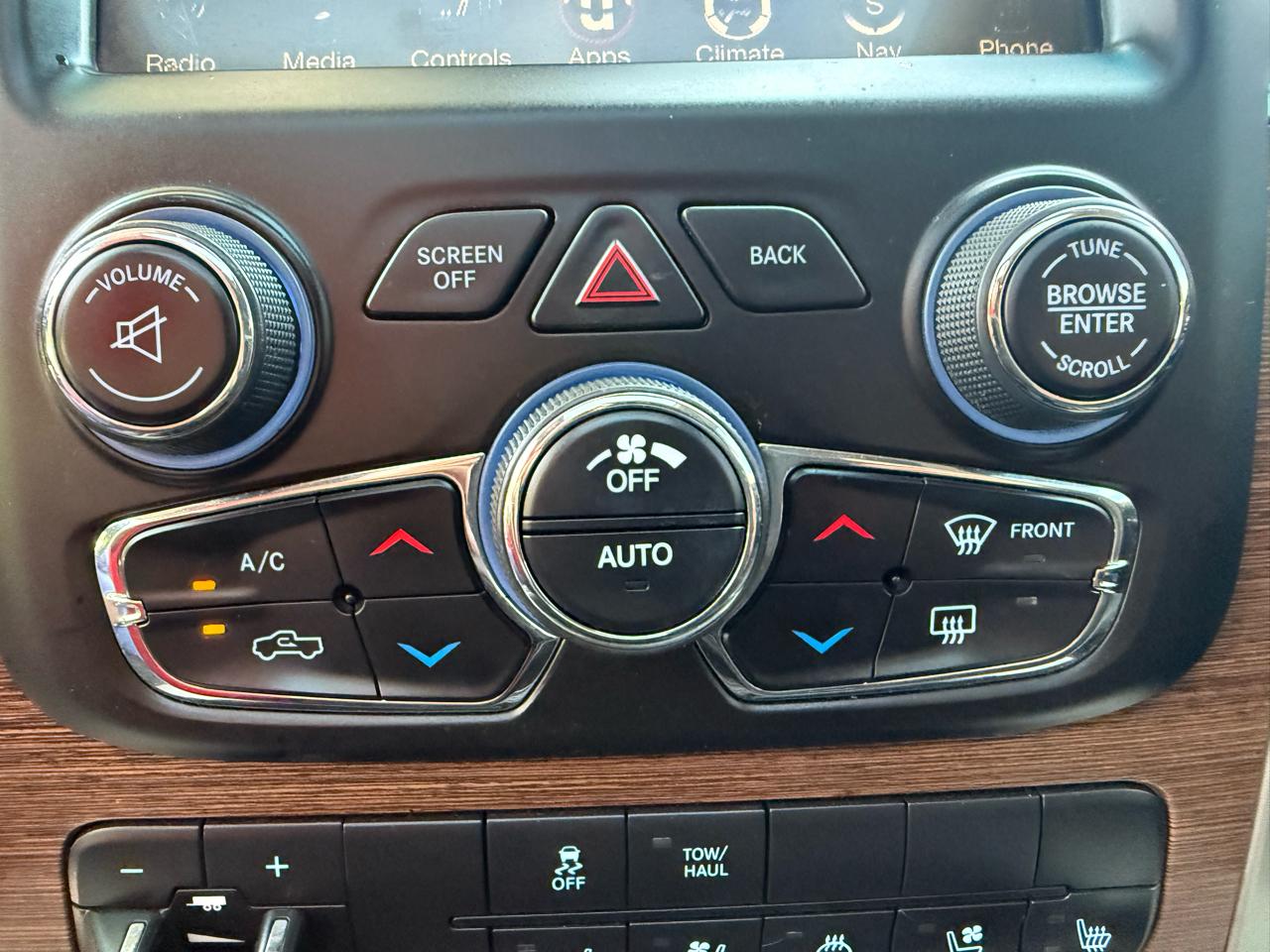 RAM 1500 Laramie Crew Cab SWB 4WD 2014