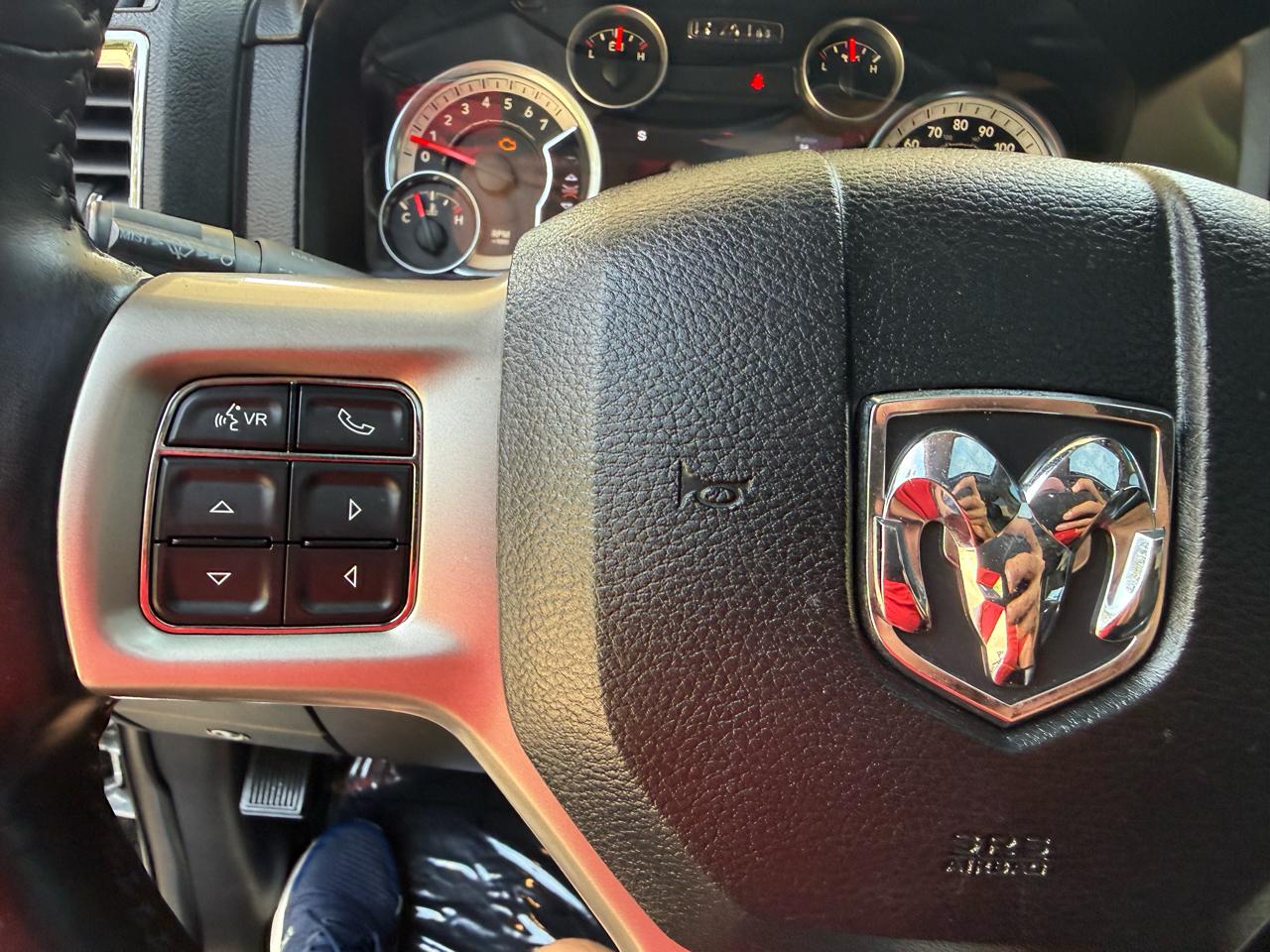 RAM 1500 Laramie Crew Cab SWB 4WD 2014