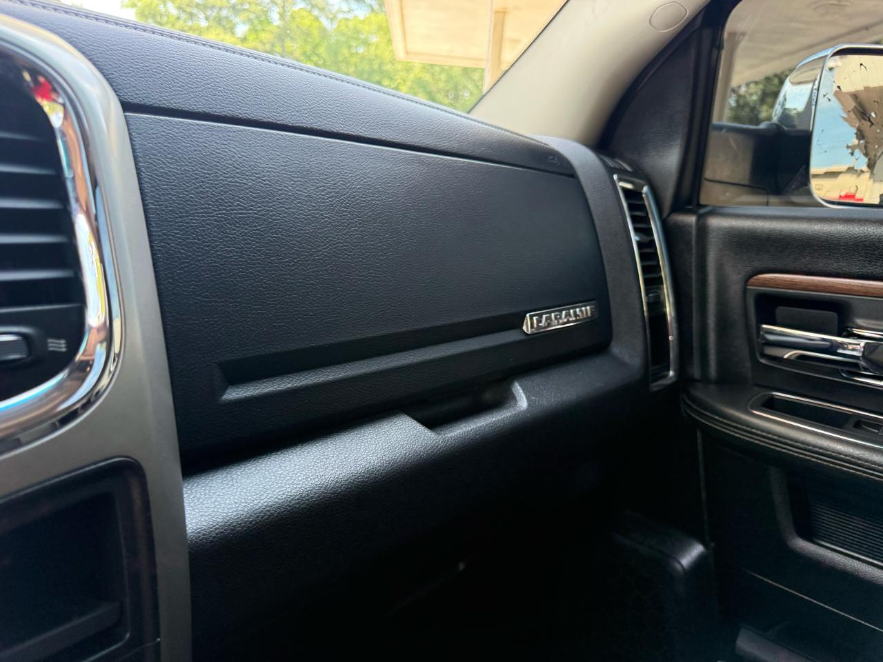 RAM 1500 Laramie Crew Cab SWB 4WD 2014