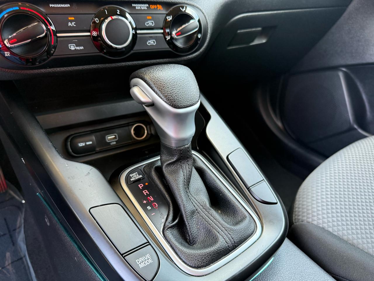 Kia Soul LX CVT 2022