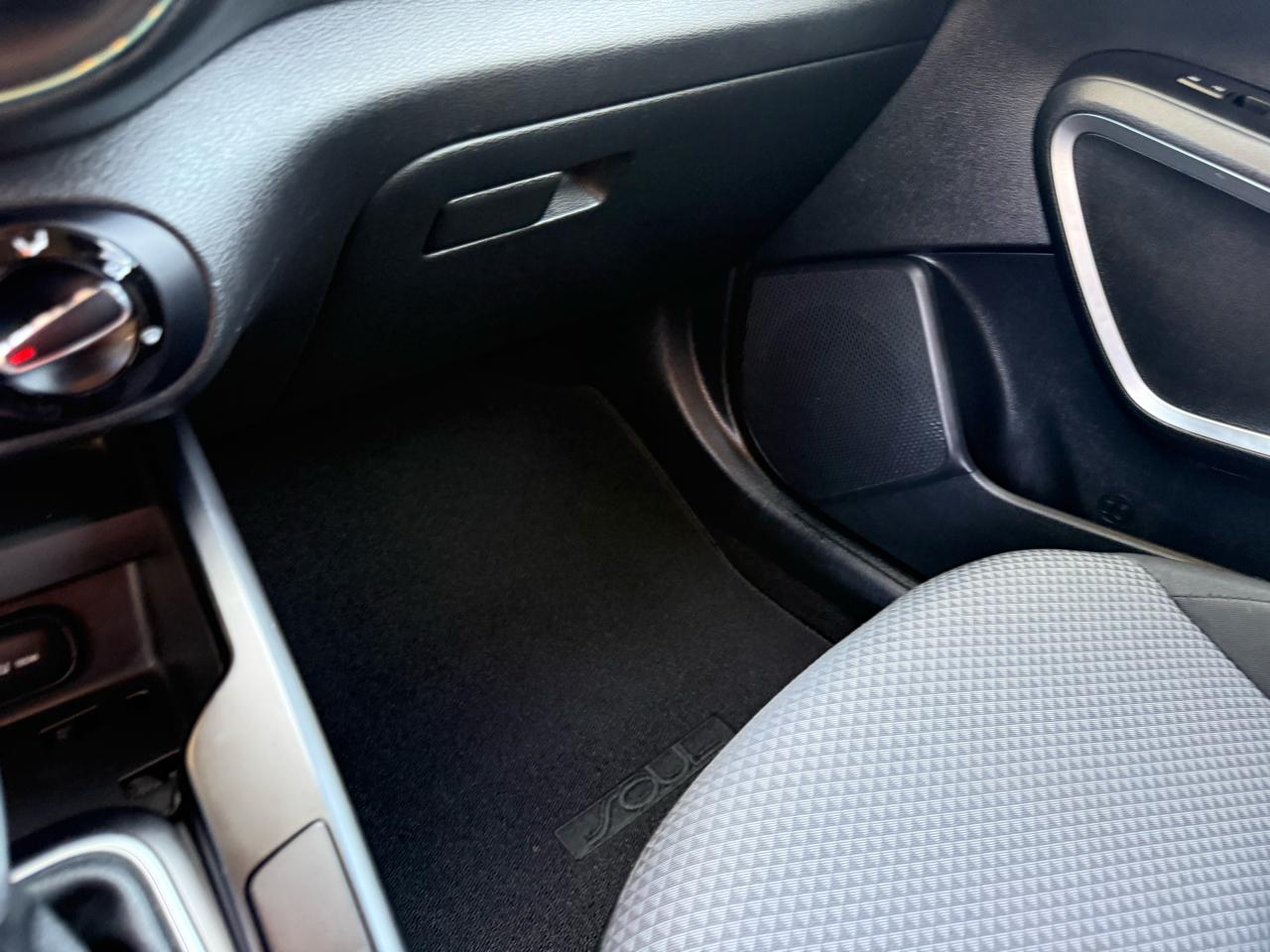 Kia Soul LX CVT 2022