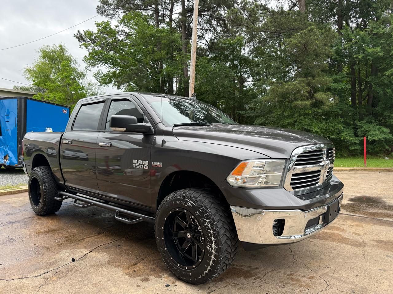 RAM 1500 SLT Crew Cab SWB 4WD 2016