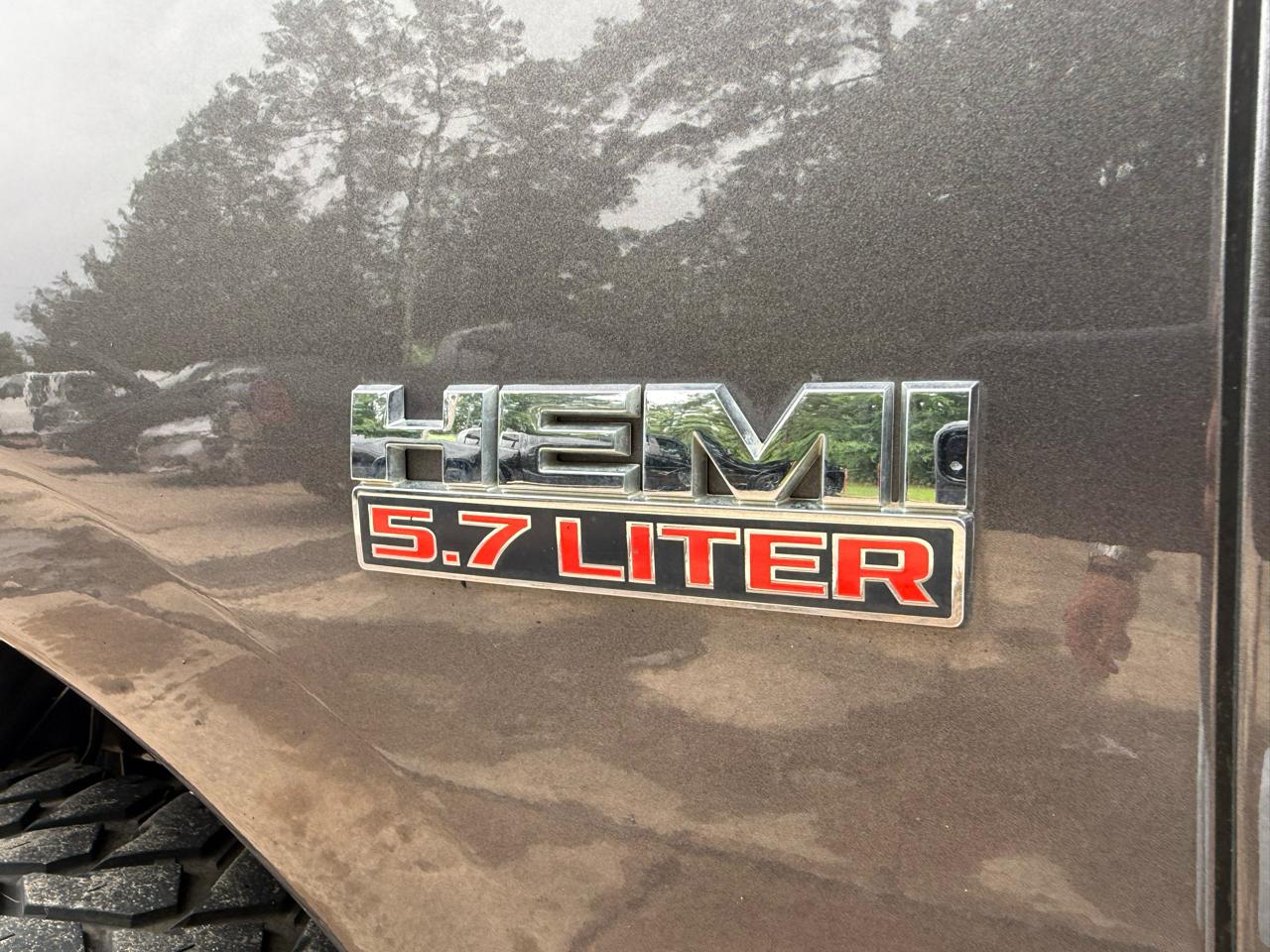 RAM 1500 SLT Crew Cab SWB 4WD 2016