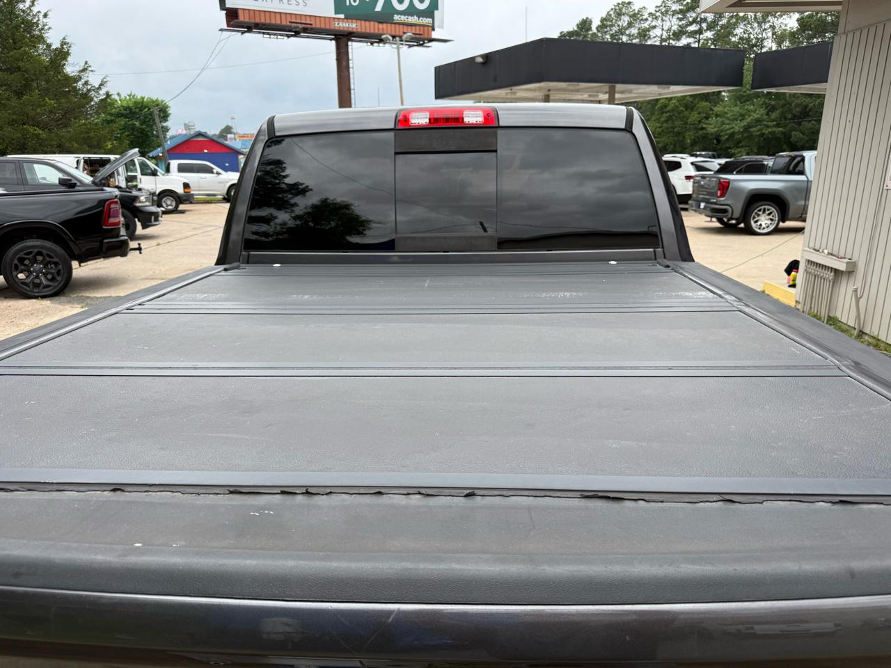 RAM 1500 SLT Crew Cab SWB 4WD 2016