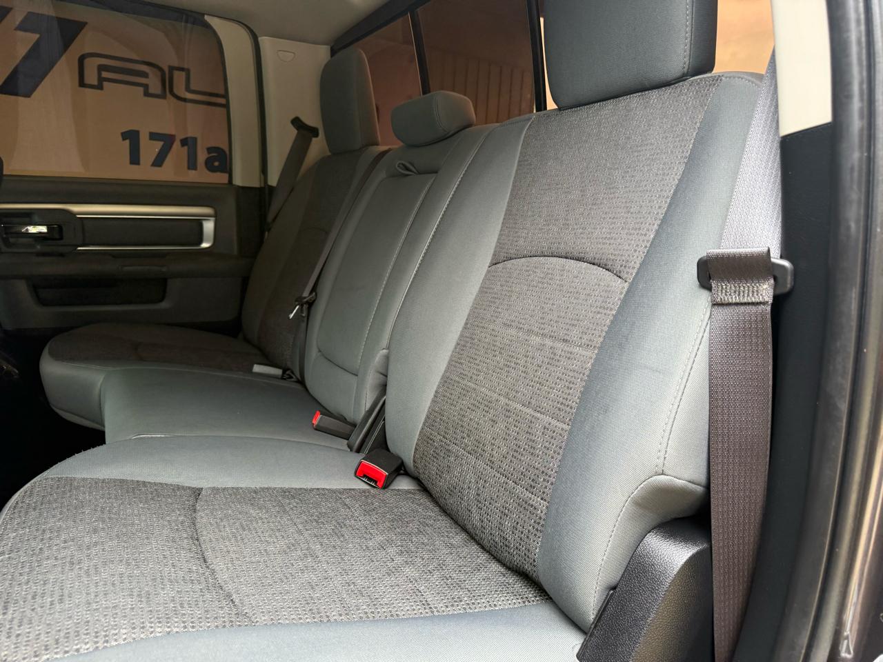 RAM 1500 SLT Crew Cab SWB 4WD 2016