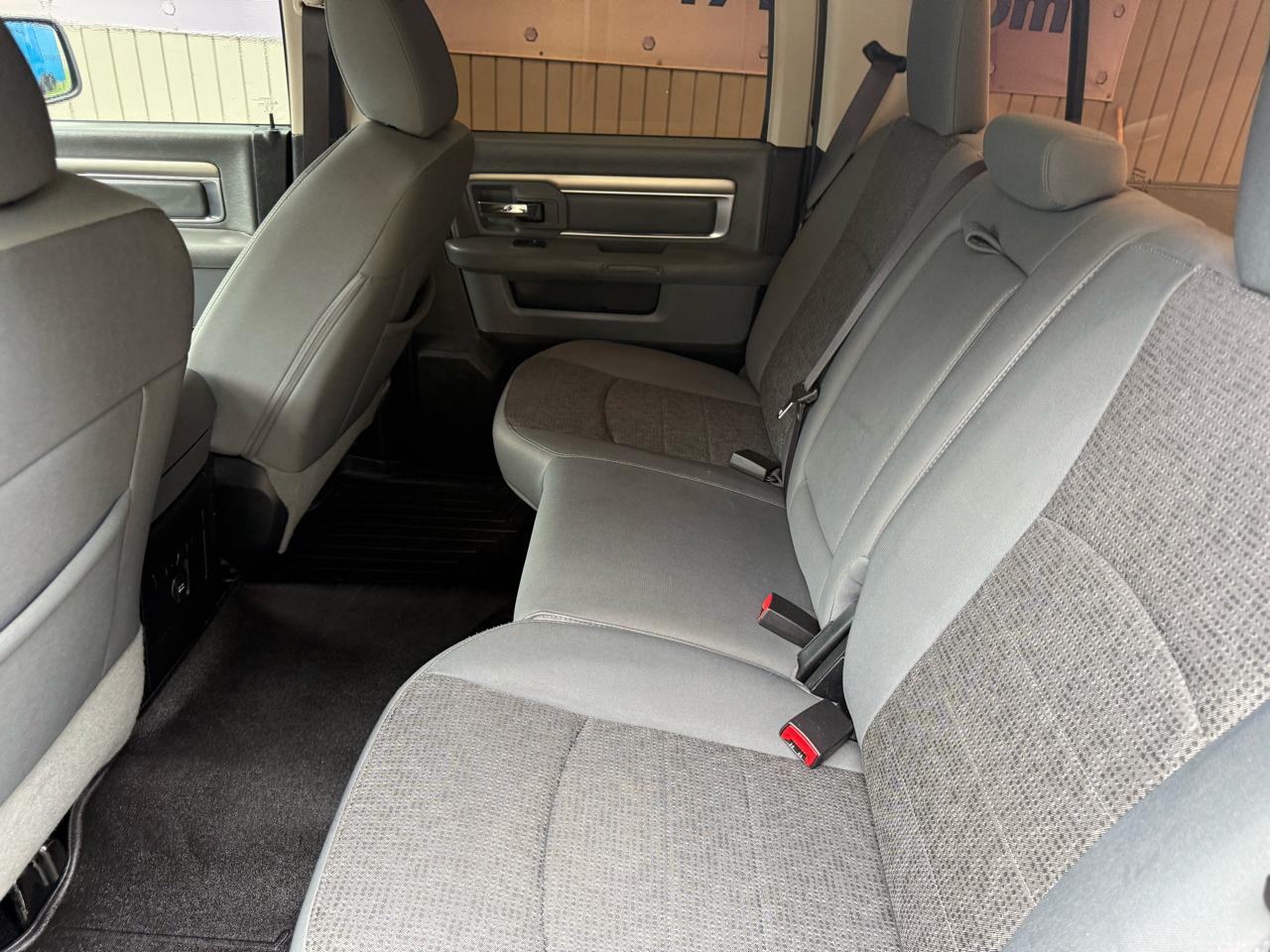 RAM 1500 SLT Crew Cab SWB 4WD 2016