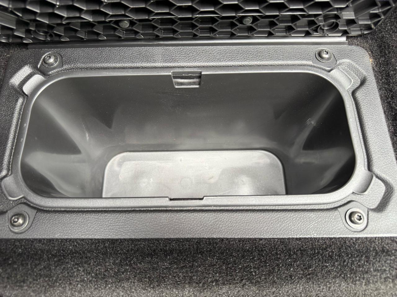 RAM 1500 SLT Crew Cab SWB 4WD 2016