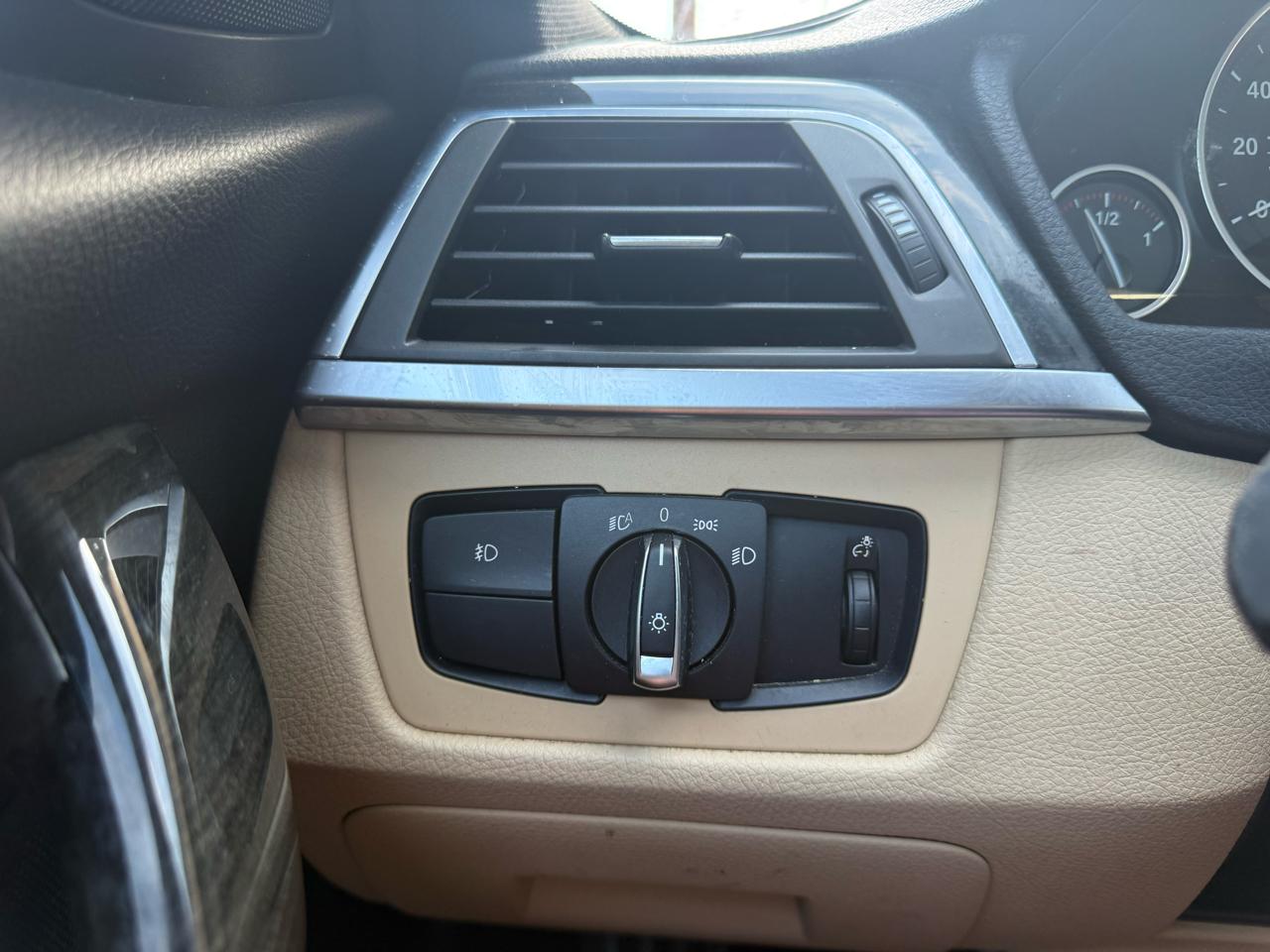 BMW 3-Series 330i SULEV Sedan 2017