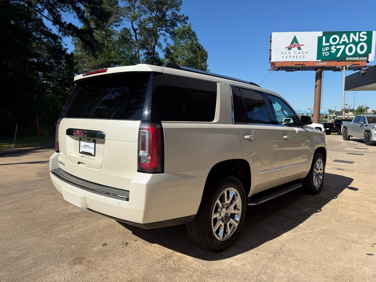 GMC Yukon Denali 4WD 2015