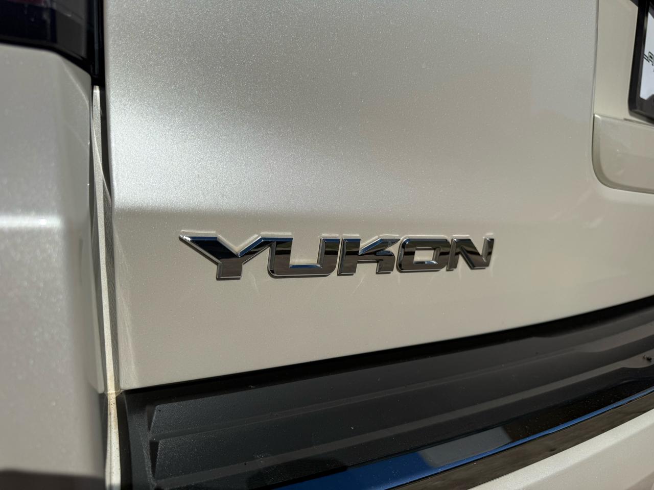 GMC Yukon Denali 4WD 2015