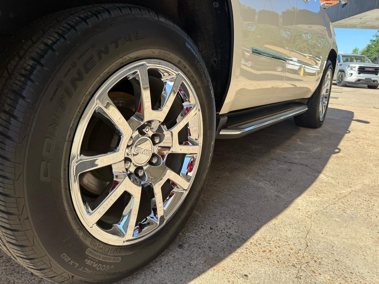 GMC Yukon Denali 4WD 2015