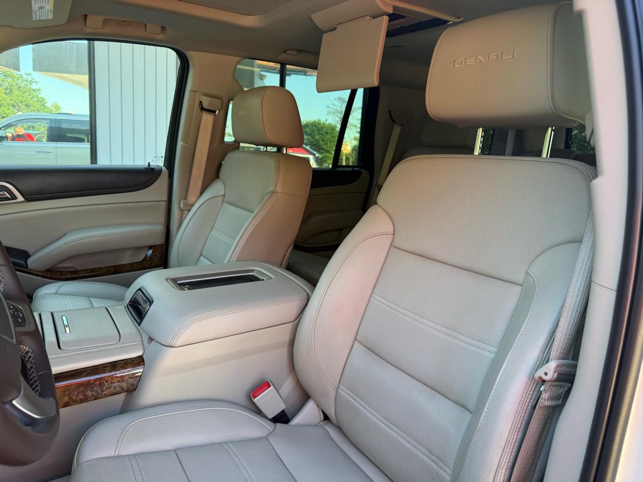 GMC Yukon Denali 4WD 2015