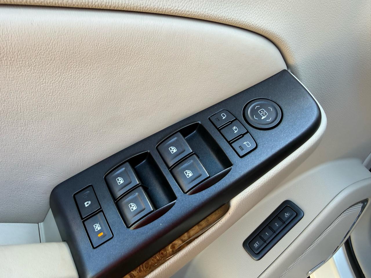 GMC Yukon Denali 4WD 2015