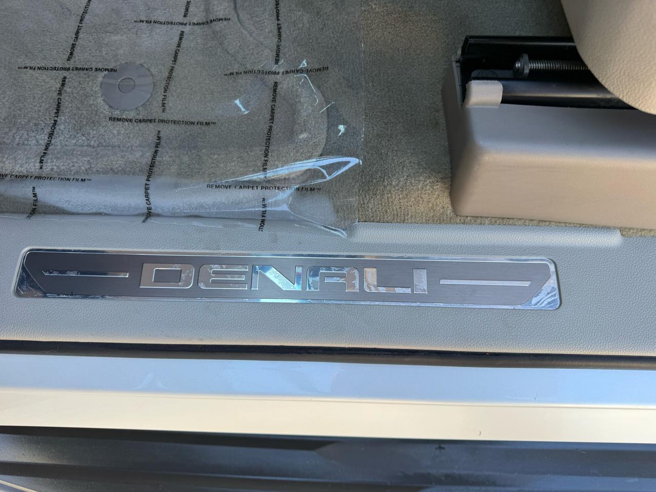 GMC Yukon Denali 4WD 2015