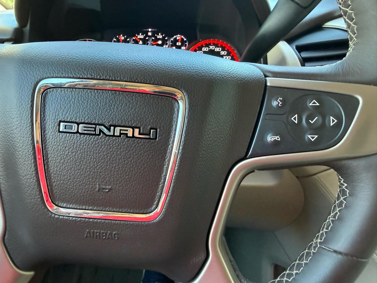 GMC Yukon Denali 4WD 2015
