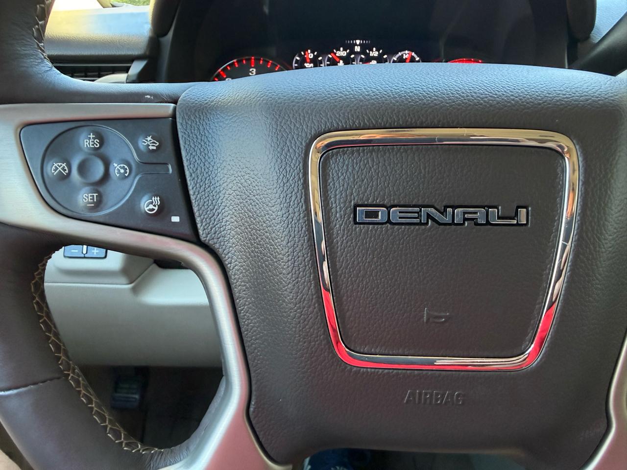 GMC Yukon Denali 4WD 2015