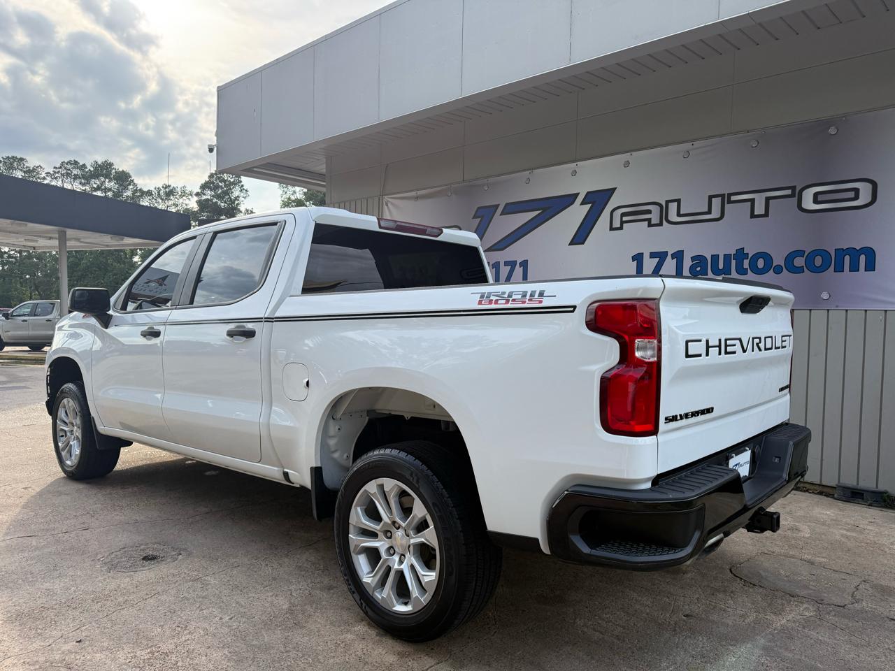 Chevrolet Silverado 1500 Custom Trail Boss Crew Cab Long Box 4WD 2021