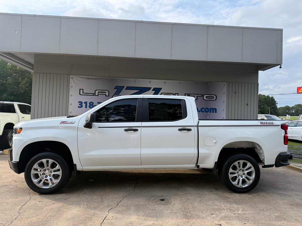 Chevrolet Silverado 1500 Custom Trail Boss Crew Cab Long Box 4WD 2021
