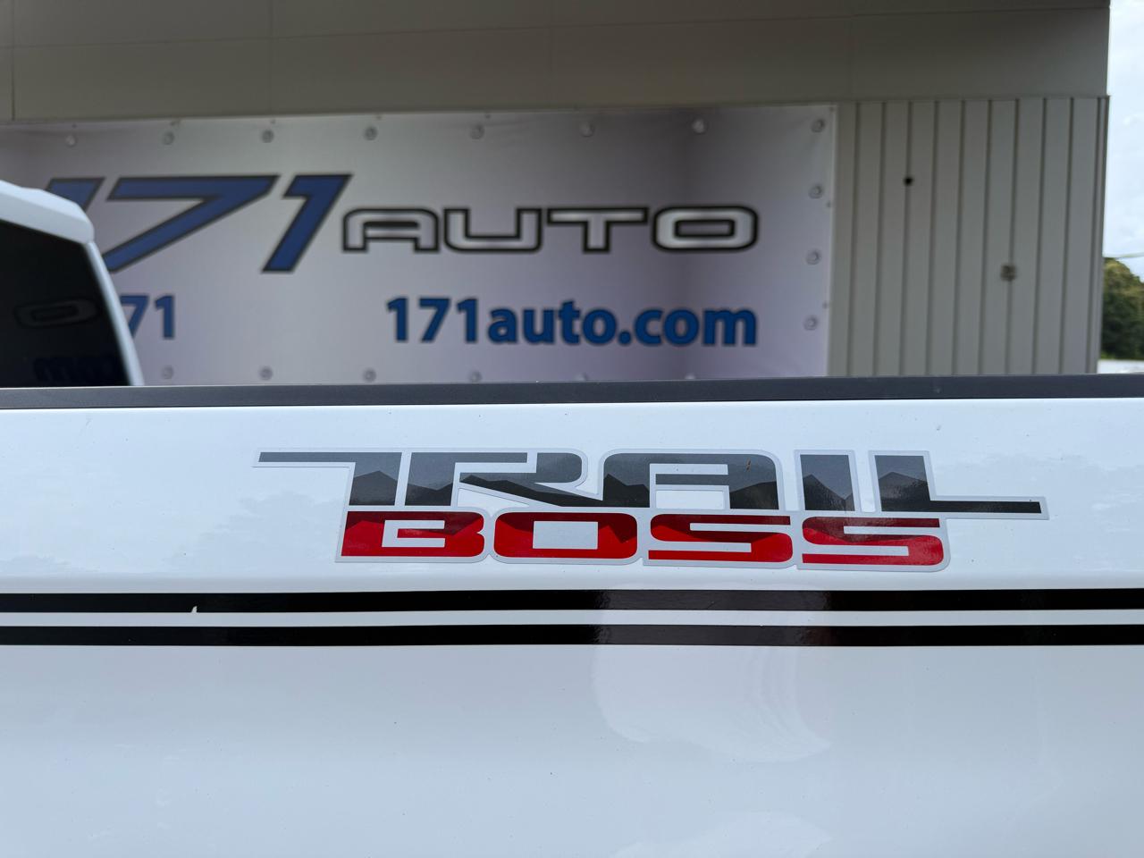 Chevrolet Silverado 1500 Custom Trail Boss Crew Cab Long Box 4WD 2021