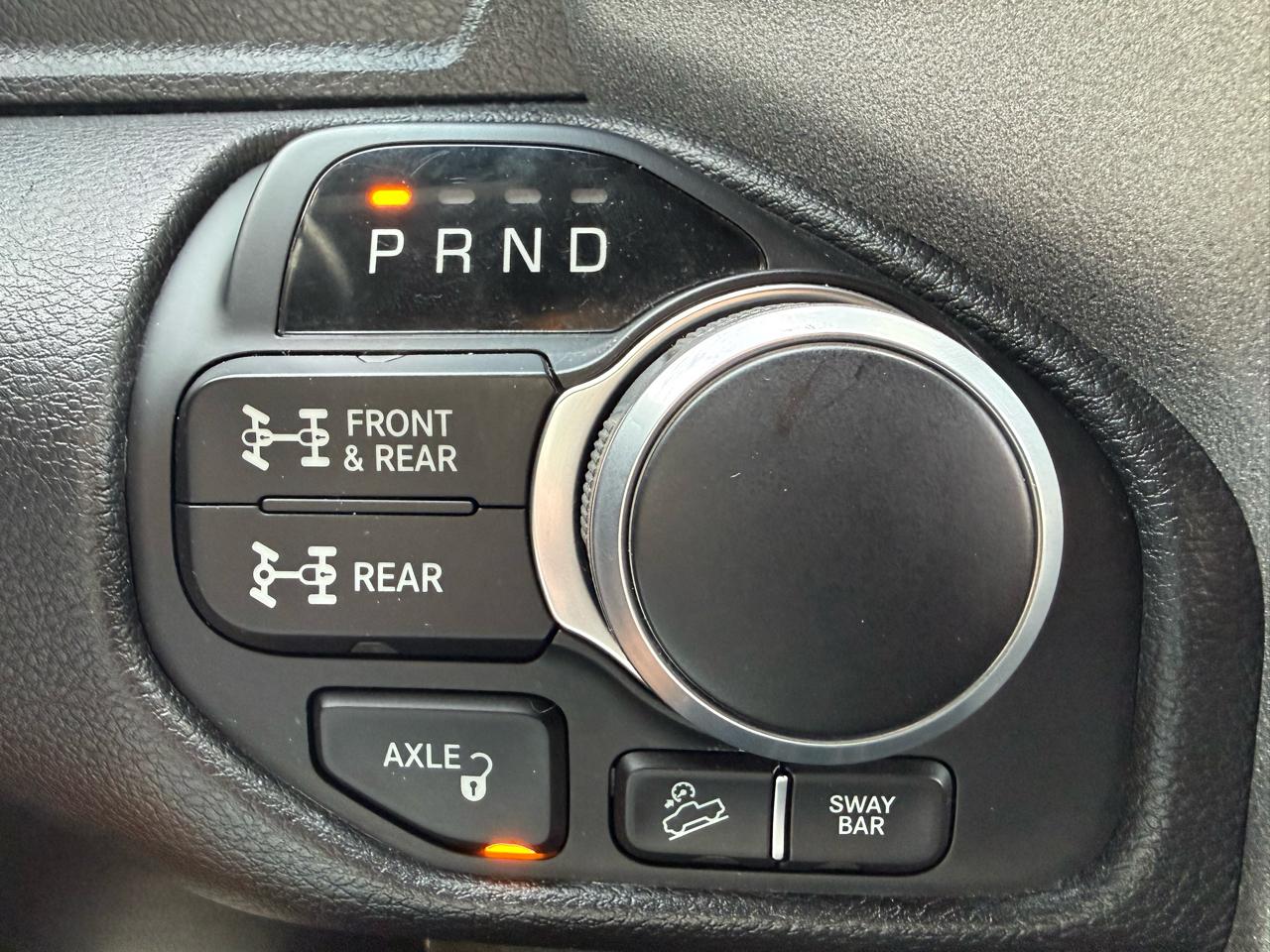 RAM 2500 Tradesman Crew Cab SWB 4WD 2024