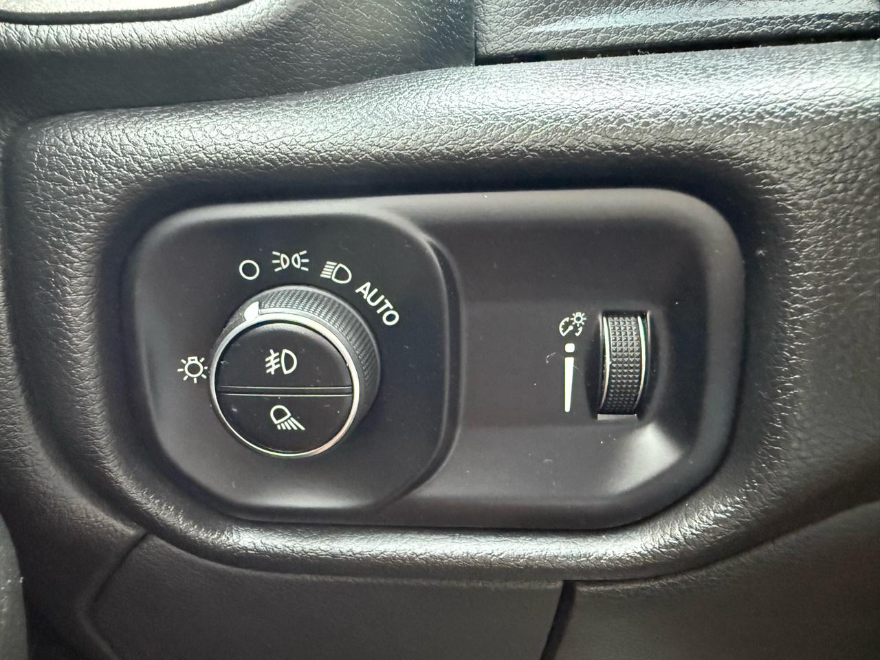 RAM 2500 Tradesman Crew Cab SWB 4WD 2024