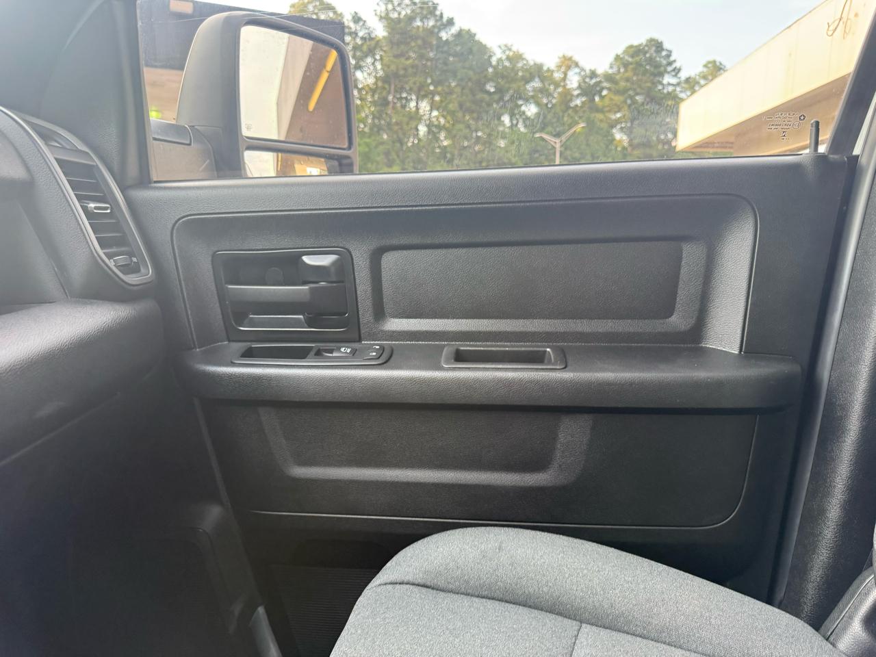 RAM 2500 Tradesman Crew Cab SWB 4WD 2024