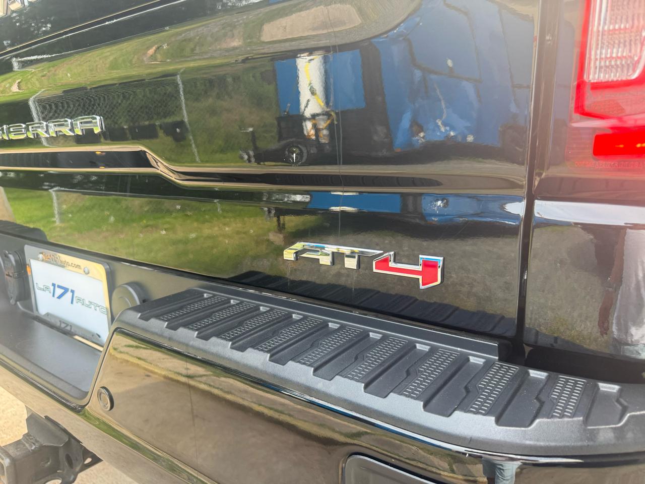 GMC Sierra 1500 AT4 Crew Cab Long Box 4WD 2019