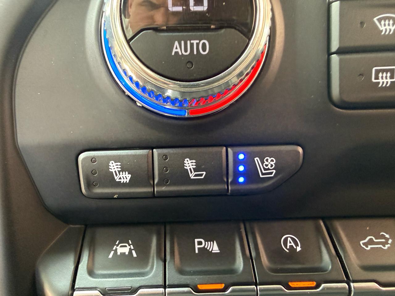 GMC Sierra 1500 AT4 Crew Cab Long Box 4WD 2019