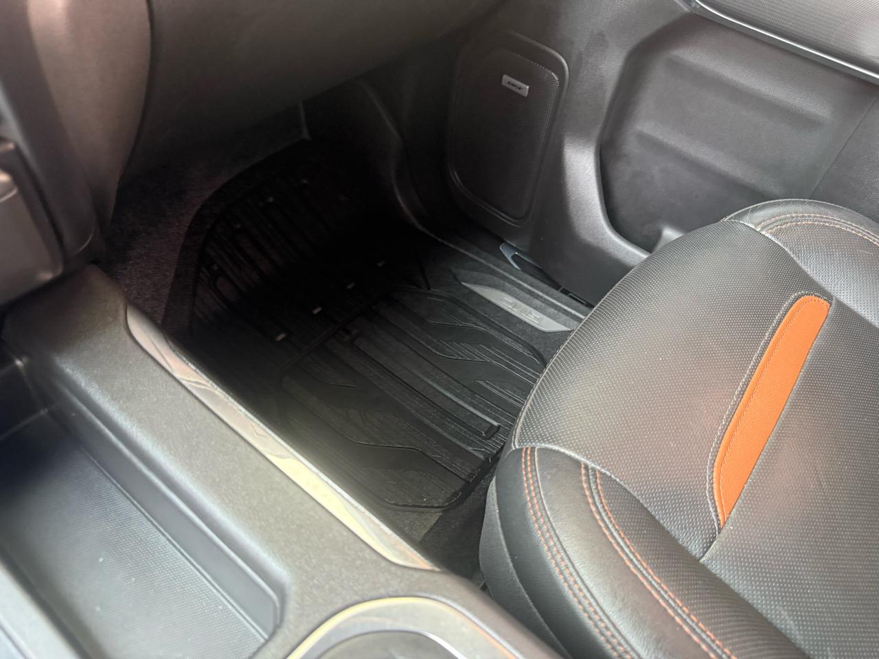 GMC Sierra 1500 AT4 Crew Cab Long Box 4WD 2019