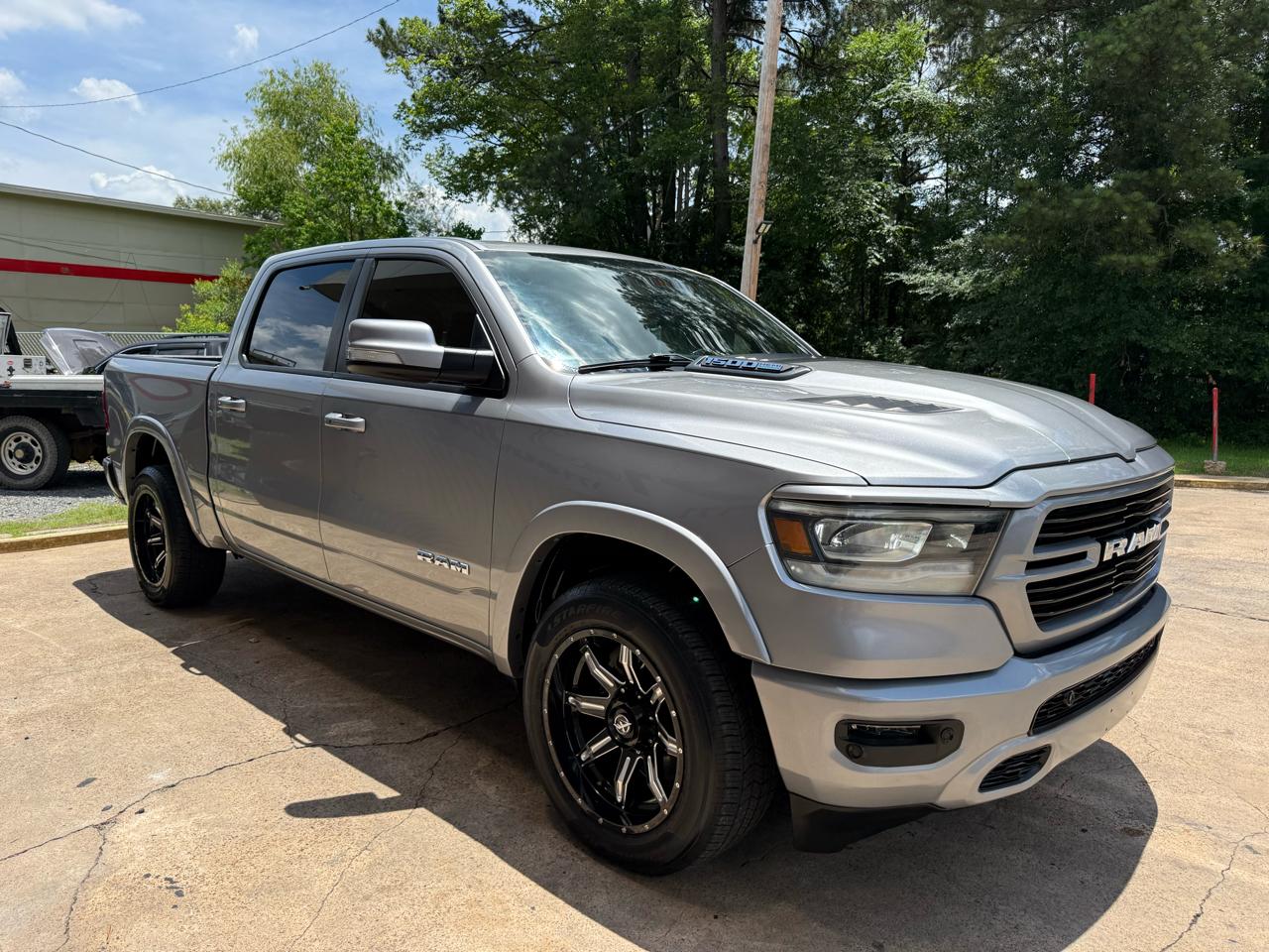 RAM 1500 Laramie Crew Cab SWB 2WD 2022