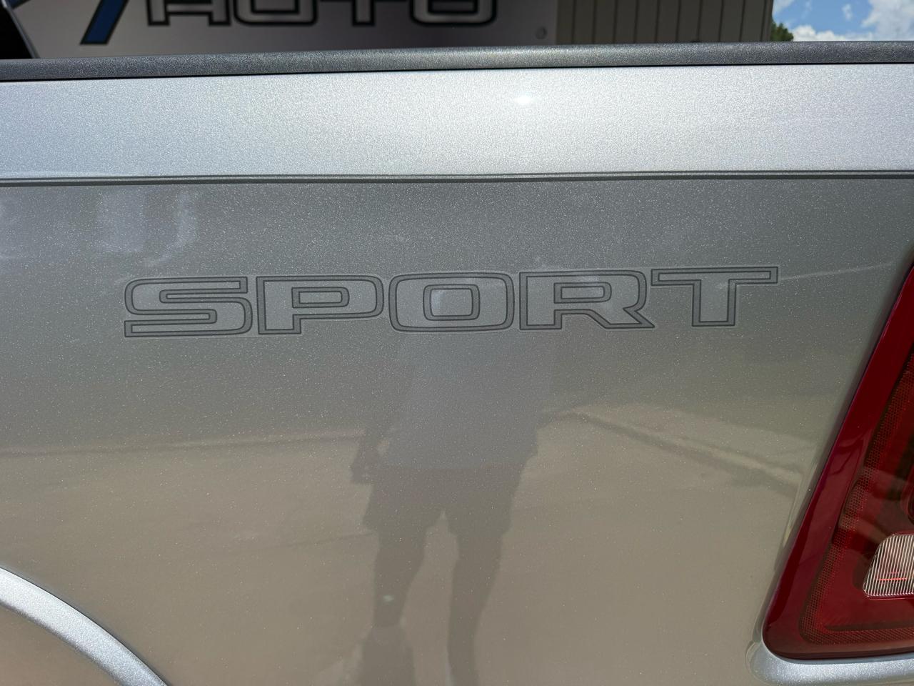 RAM 1500 Laramie Crew Cab SWB 2WD 2022
