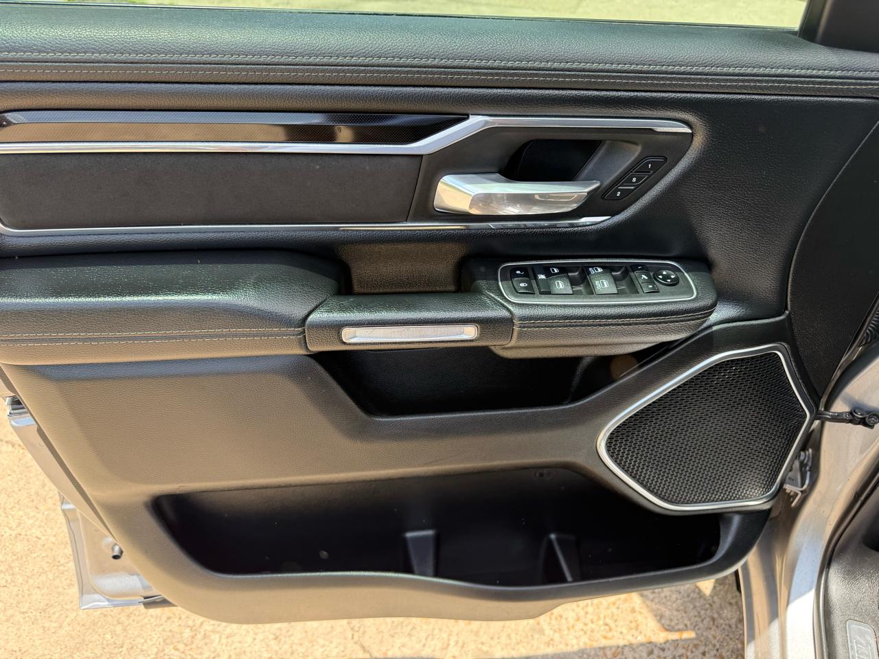RAM 1500 Laramie Crew Cab SWB 2WD 2022