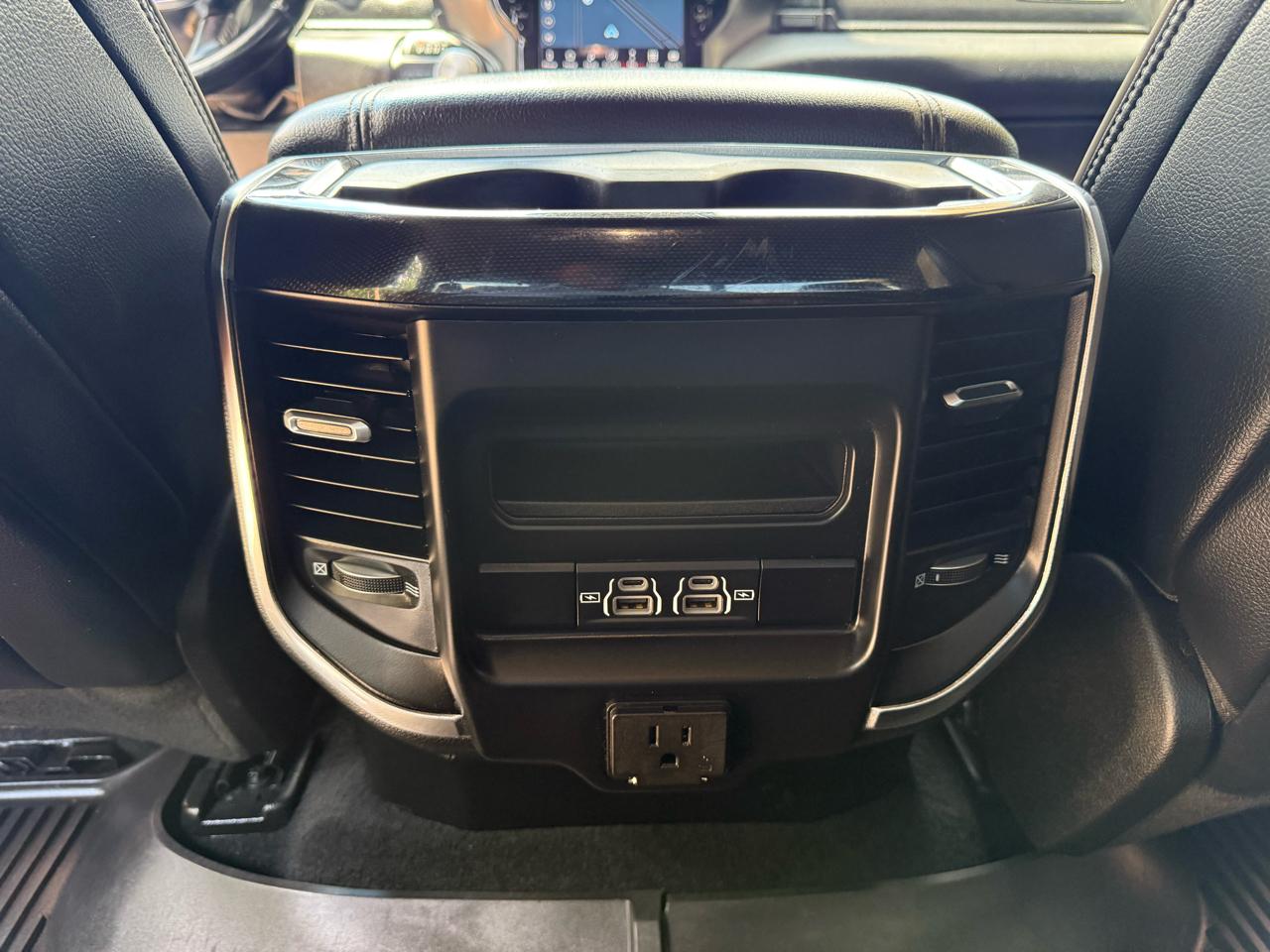 RAM 1500 Laramie Crew Cab SWB 2WD 2022