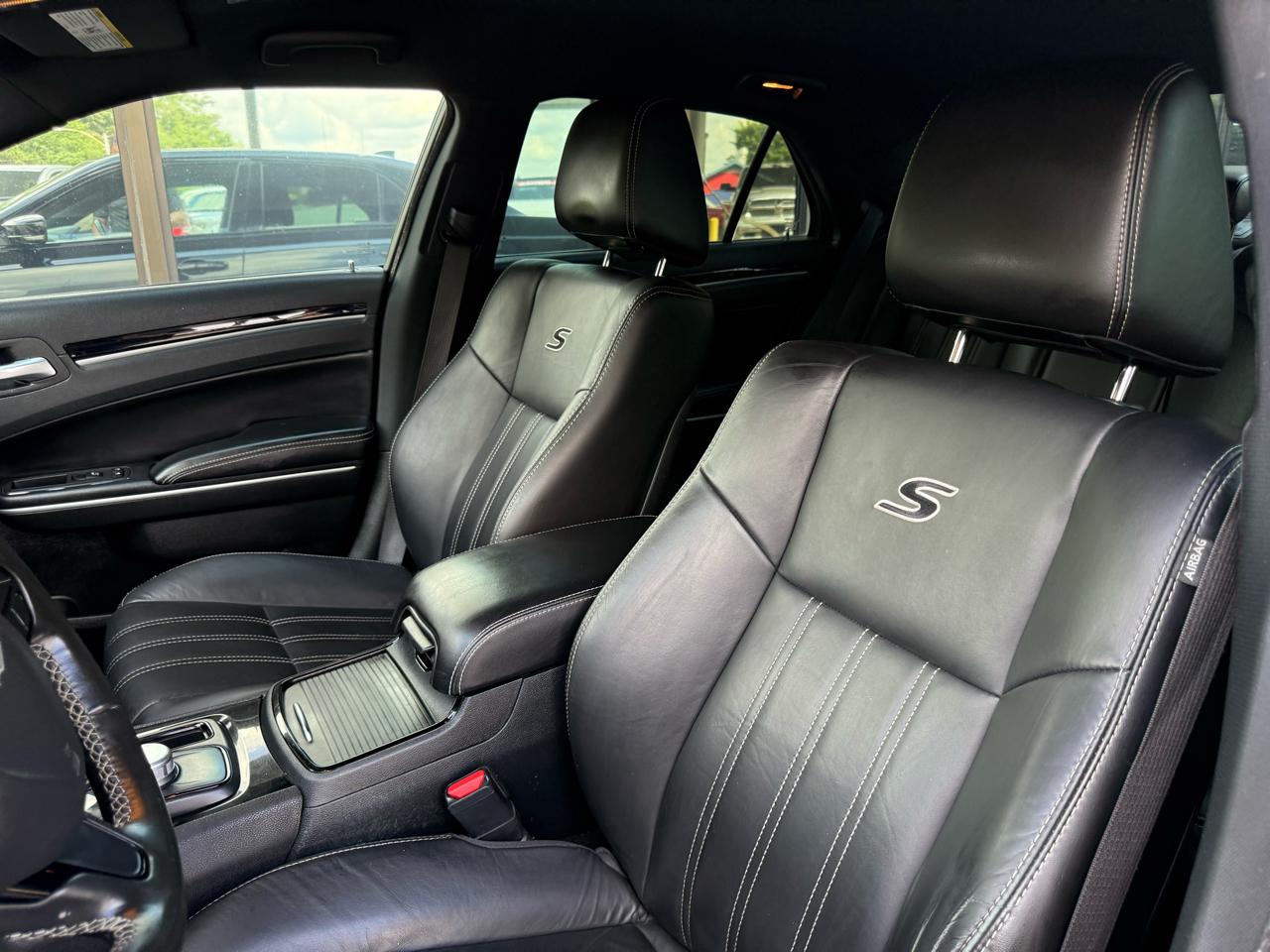 Chrysler 300 S V6 RWD 2021