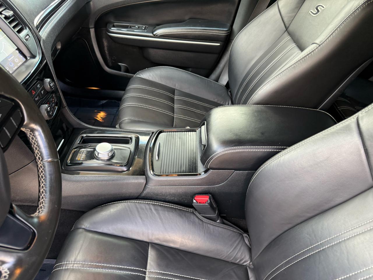 Chrysler 300 S V6 RWD 2021