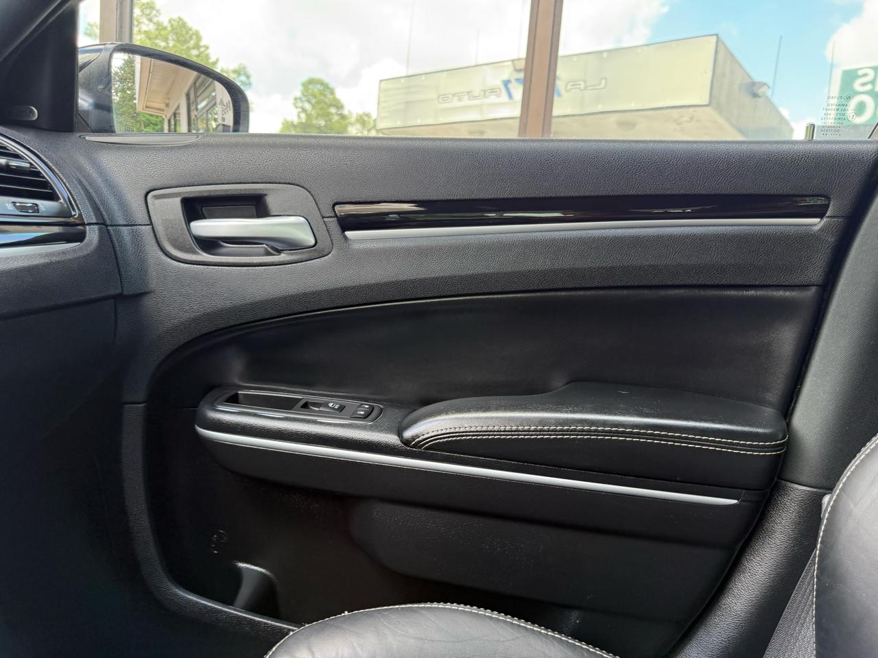 Chrysler 300 S V6 RWD 2021