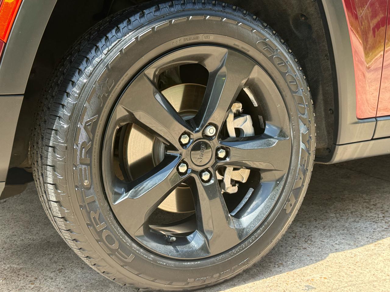 Jeep Grand Cherokee L Laredo 4WD 2023