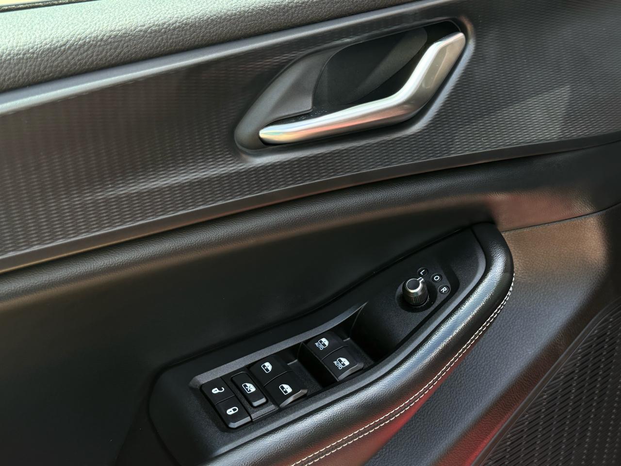 Jeep Grand Cherokee L Laredo 4WD 2023