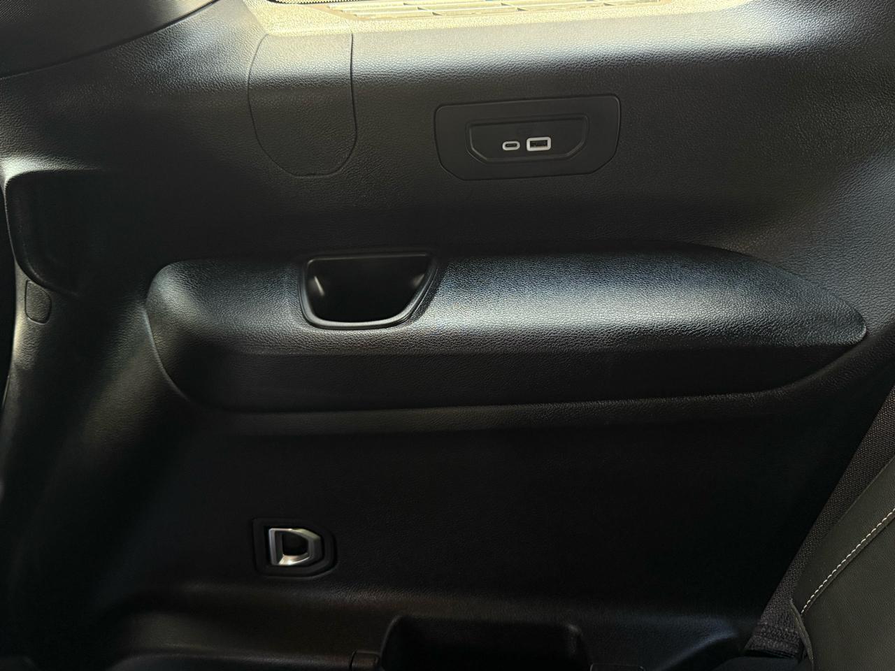 Jeep Grand Cherokee L Laredo 4WD 2023