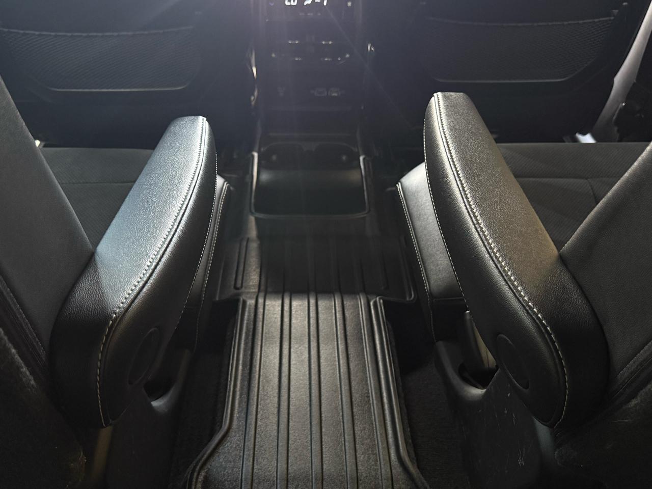 Jeep Grand Cherokee L Laredo 4WD 2023