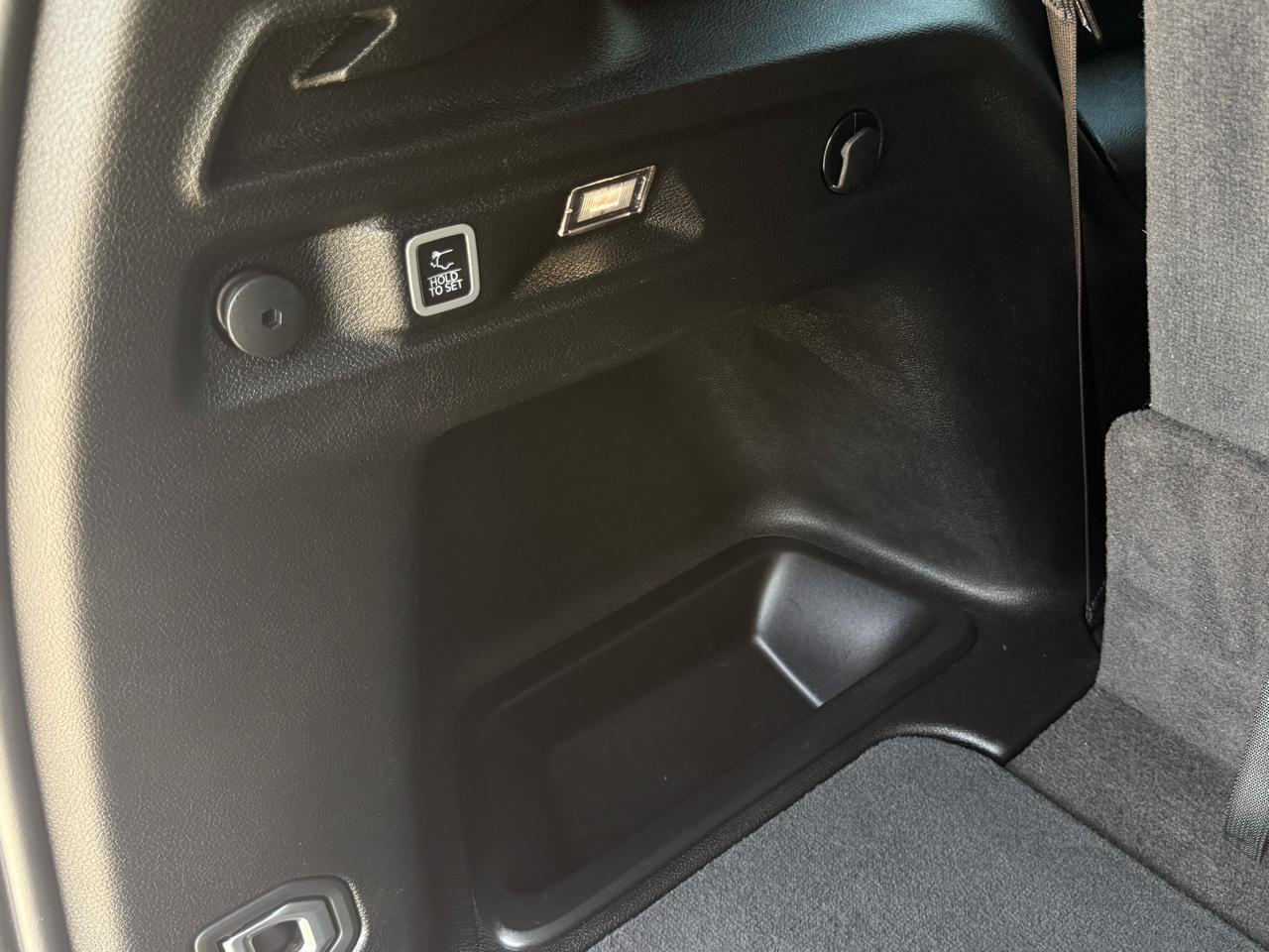 Jeep Grand Cherokee L Laredo 4WD 2023