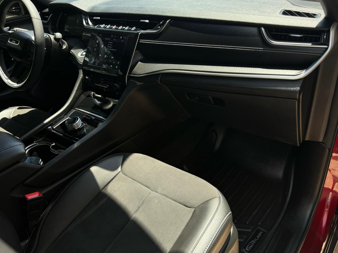 Jeep Grand Cherokee L Laredo 4WD 2023