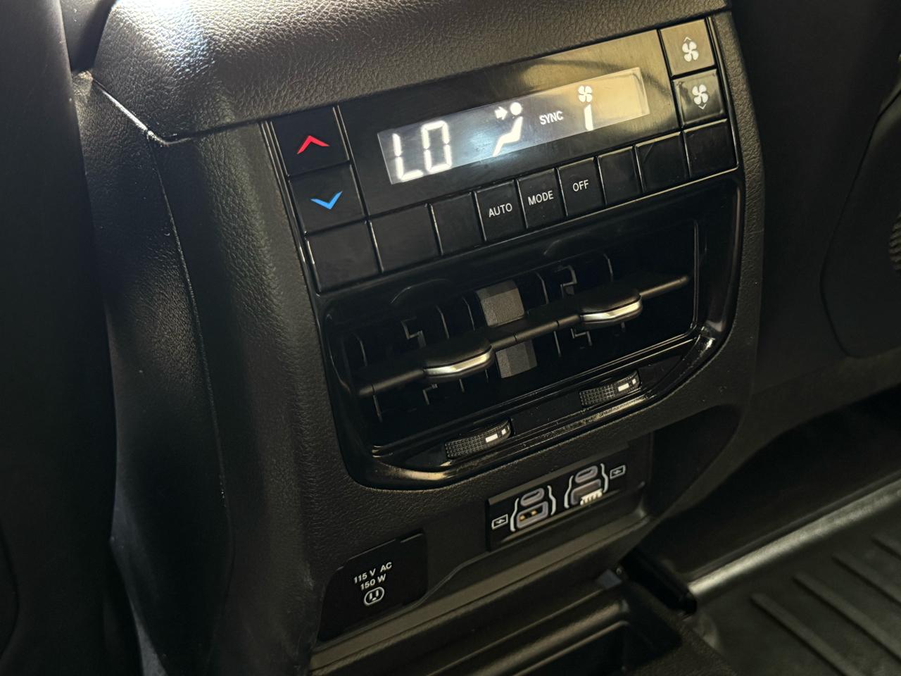 Jeep Grand Cherokee L Laredo 4WD 2023