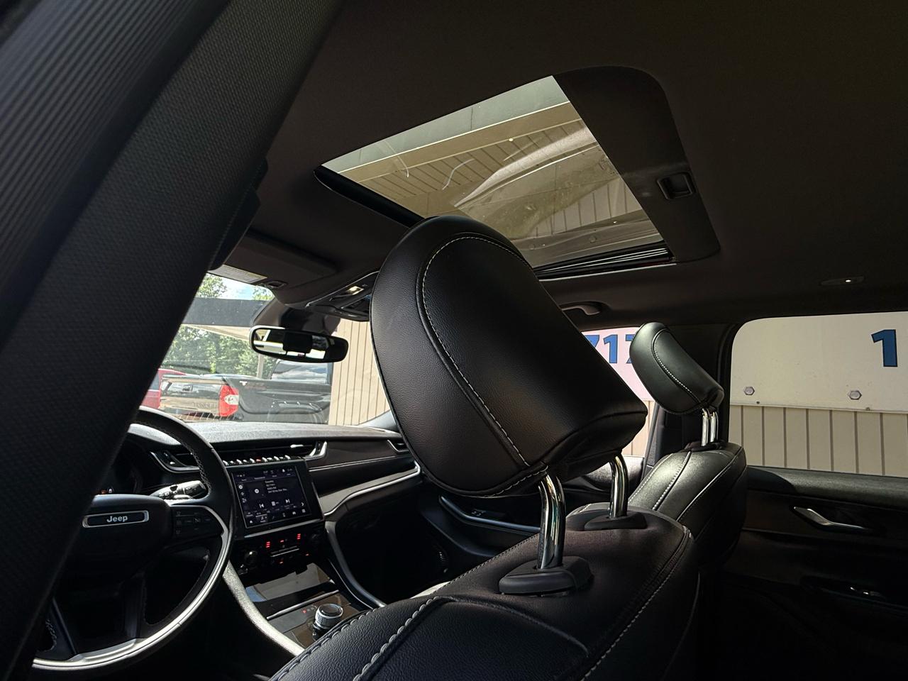 Jeep Grand Cherokee L Laredo 4WD 2023