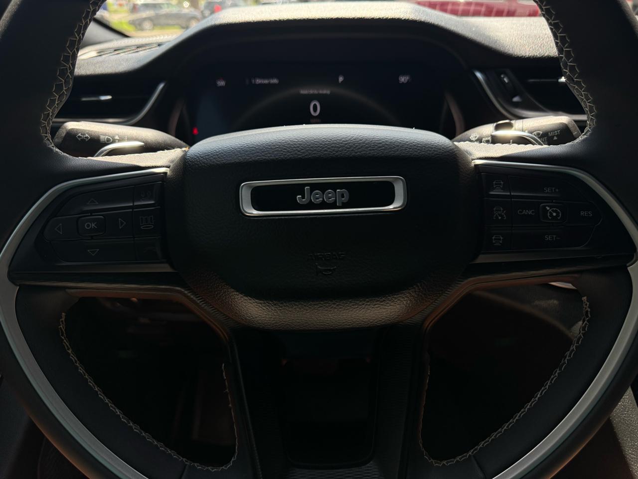 Jeep Grand Cherokee L Laredo 4WD 2023