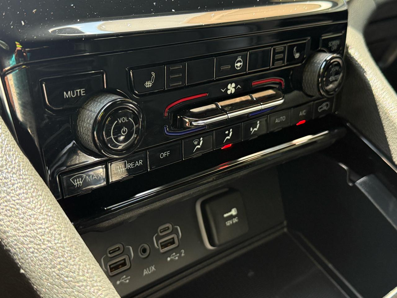 Jeep Grand Cherokee L Laredo 4WD 2023
