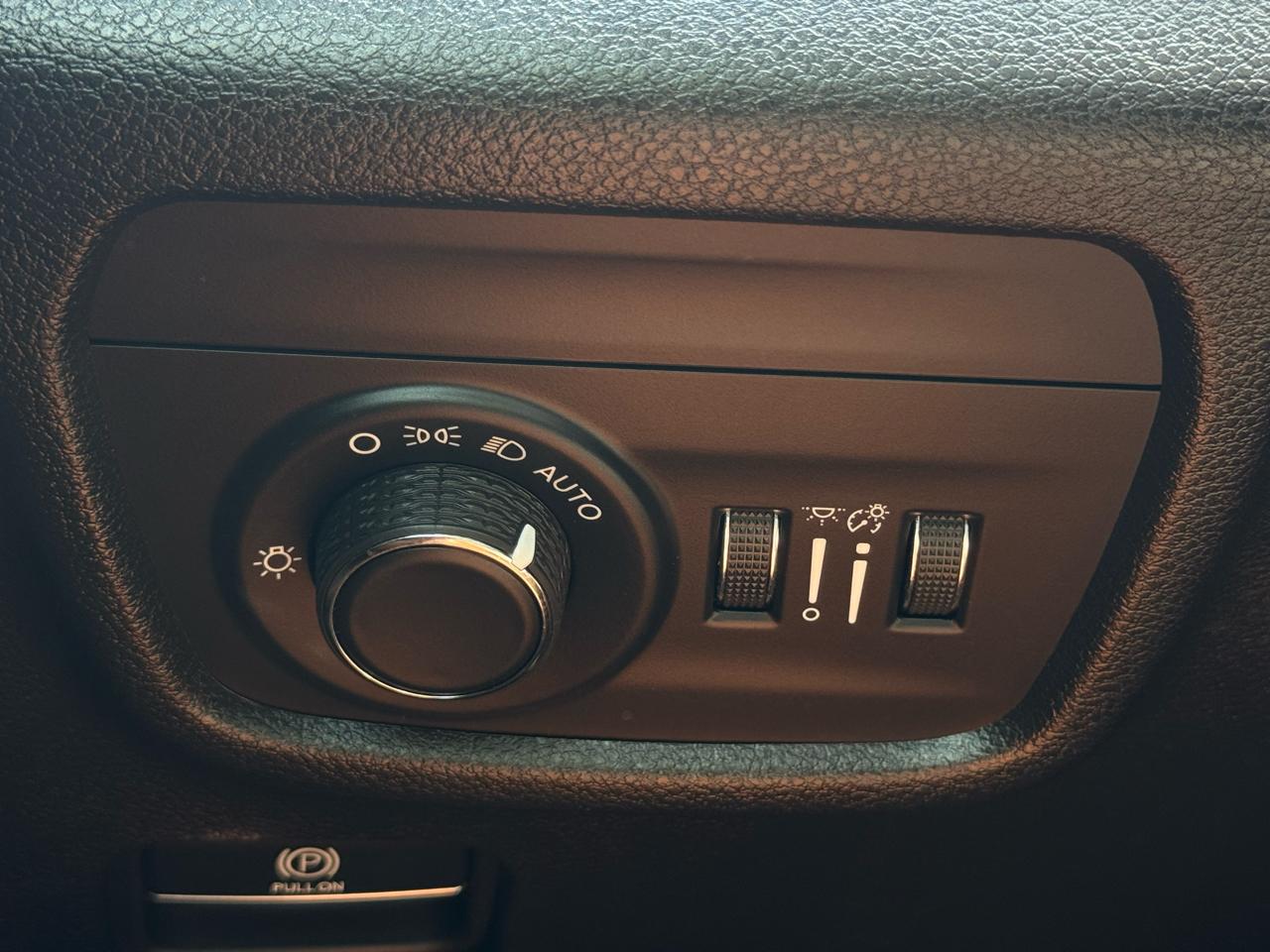 Jeep Grand Cherokee L Laredo 4WD 2023